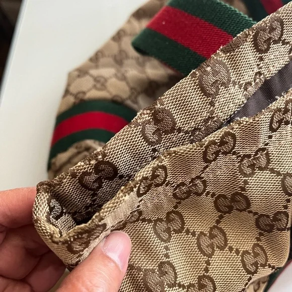 GUCCI GG CANVAS TOTE - Picture 10 of 16